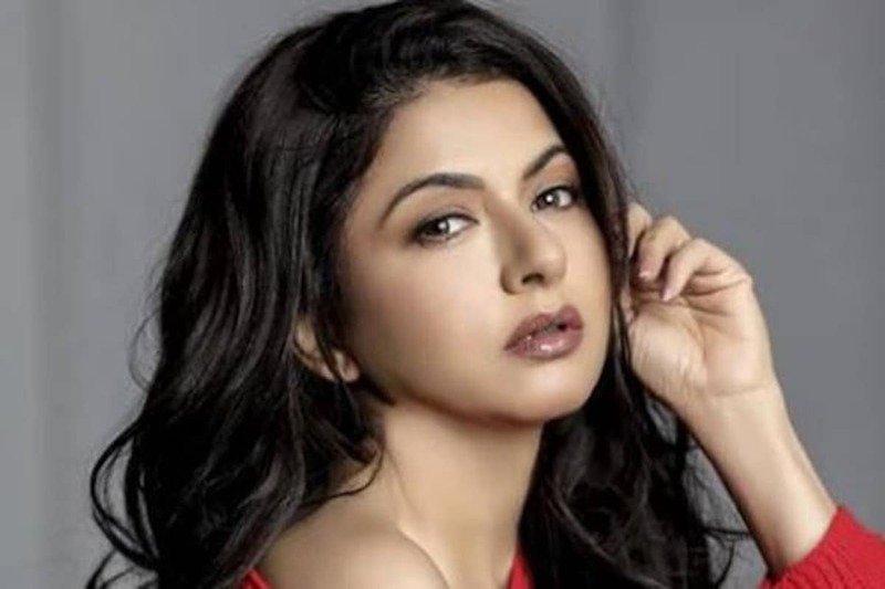 Bhagyashree Biography: Early Life, Career, Family, Awards, and More