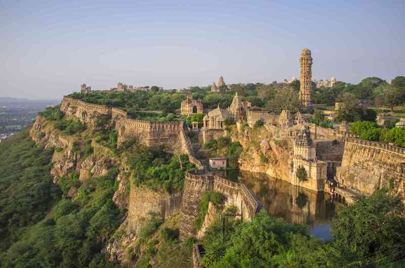 Chittorgarh Fort, Rajasthan, Rajput architecture, historical monument, UNESCO World Heritage site, Rana Kumbha, Maharana Pratap, Panna Dhai, tourism industry.