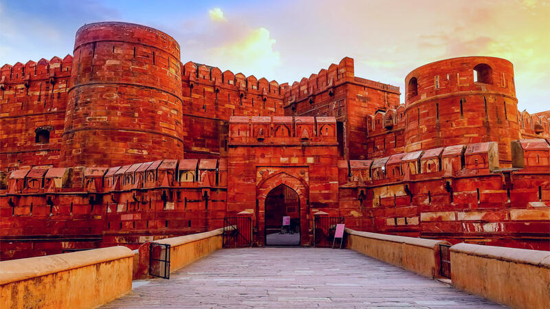 Red Fort, Agra, India, Mughal Empire, architecture, history, tourism, Agra Fort, Shah Jahan, UNESCO World Heritage Site.