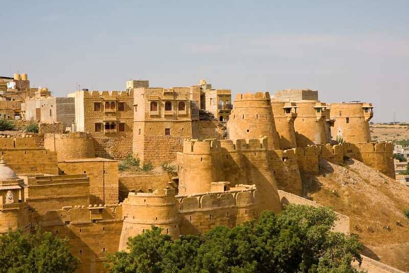 Jaisalmer Fort, Rajasthan, Sonar Qila, architecture, culture, Jain temples, palaces, gateways, UNESCO World Heritage Site, Rajput architecture, handicrafts, cuisine, festivals, events, travel blog.